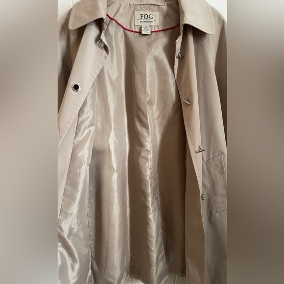 London Fog Small women’s Y2K tan trench coat - Picture 4 of 6